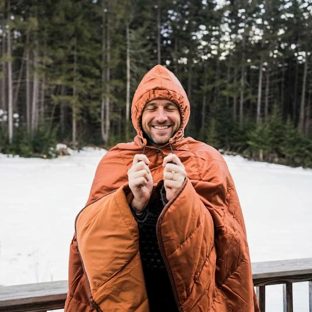 Hooded Packable Quilted Camping Outdoor Warmth Waterproof Windproof Down Poncho Camping Blanket