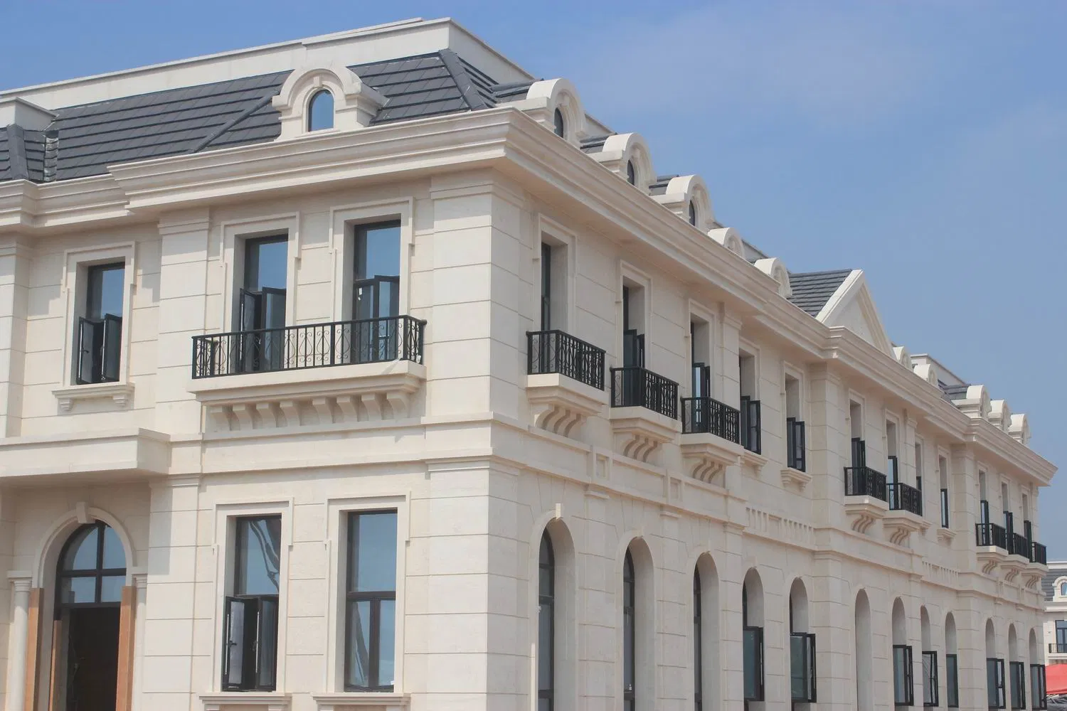 Beige Limestone Marble Stone Aloewood Limestone Paving Slab for Sale