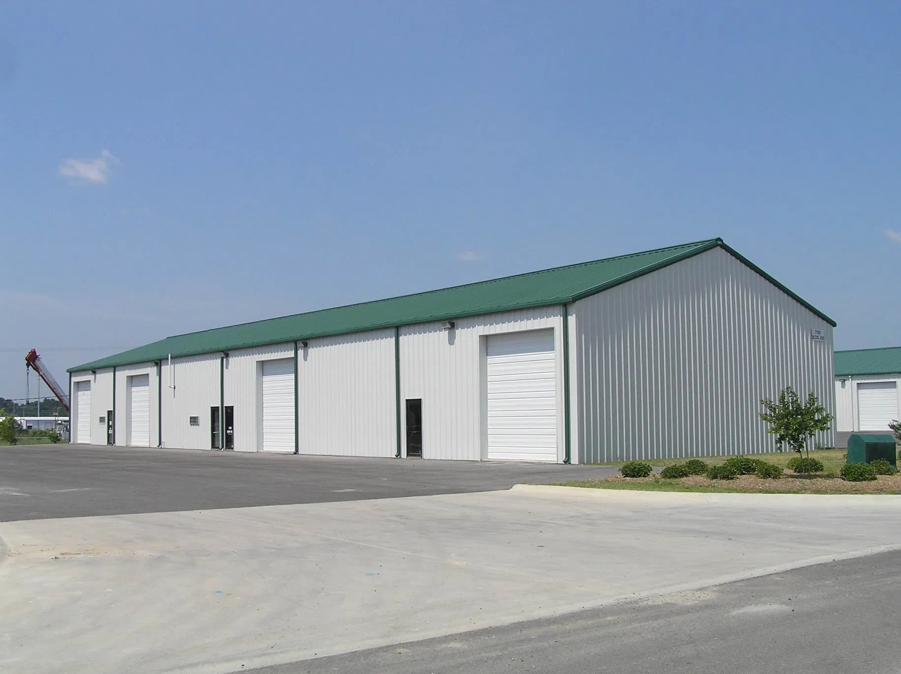 Light Prefab Metal Construction Assembled Steel Shed Portable Industrial Steel Workshop
