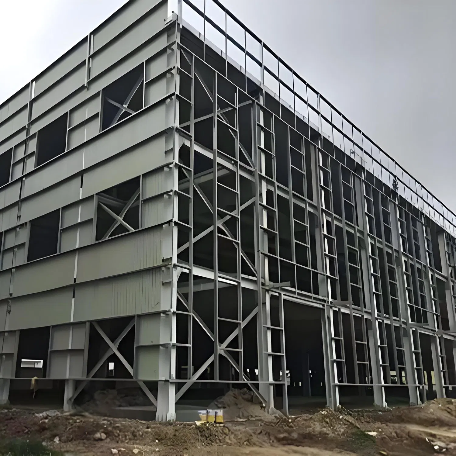 "Modern Steel Office Buildings: Office Space Solutions That Combine Design Aesthetics with Structural Strength"