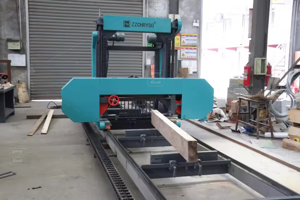 Ленточная пила по дереву портативная горизонтальная