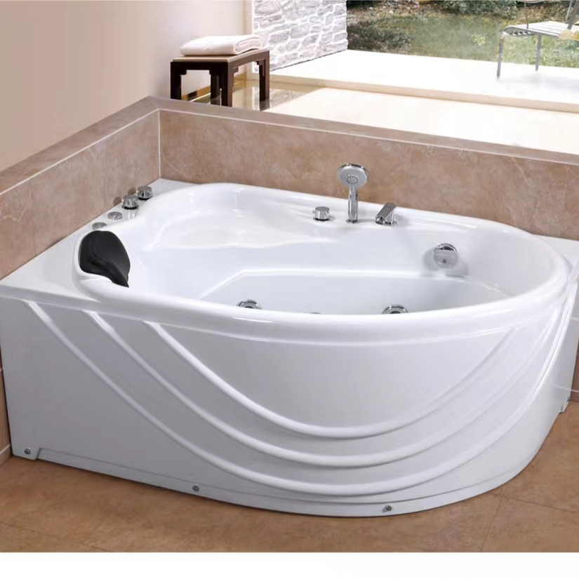 Угловая акриловая ванна с гидромассажем