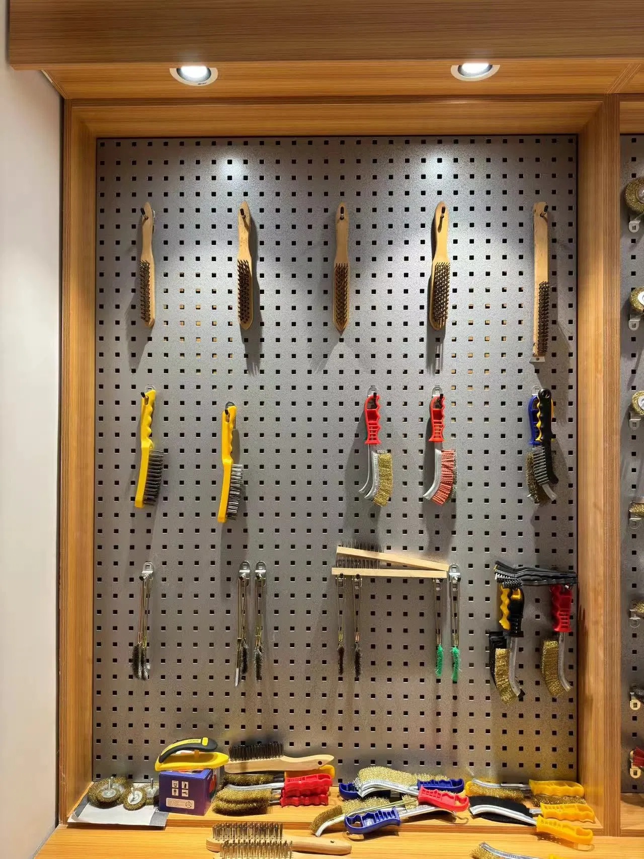 Affordable OEM Strip Flap Brushes for Innovative Cleaning Solutions