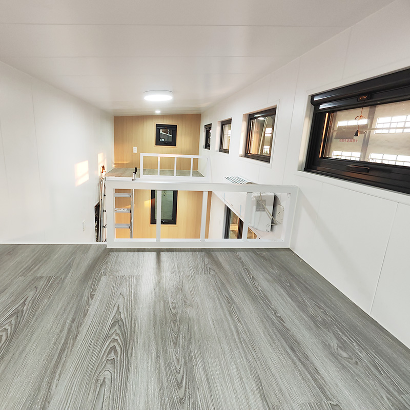 Prefabricated Tiny House on Wheels with Light Steel Frame Laminate Flooring