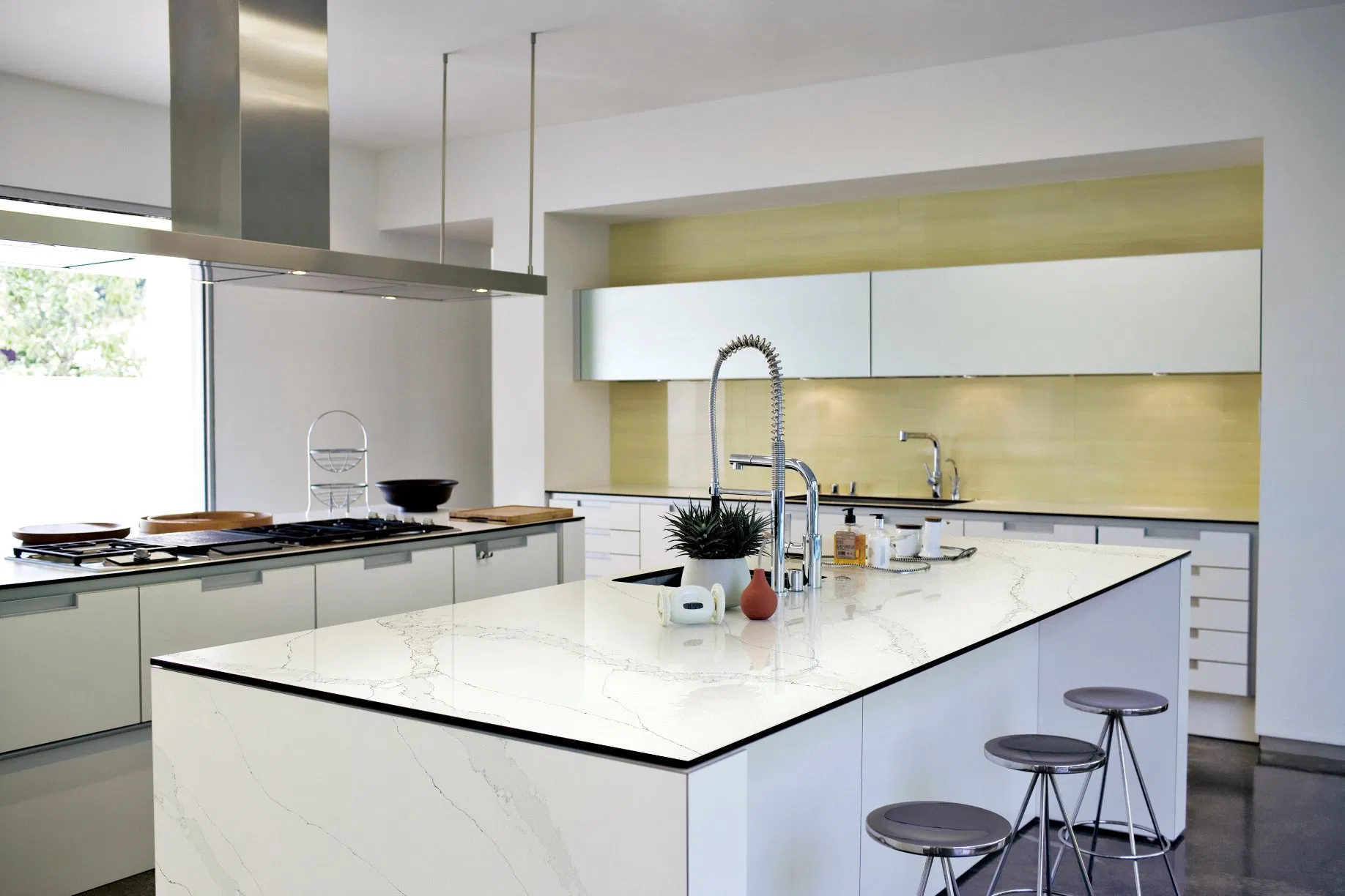 Artificial Quartz Stone Calacutta White Countertops for Kitchen Worktops Islands Bench Top