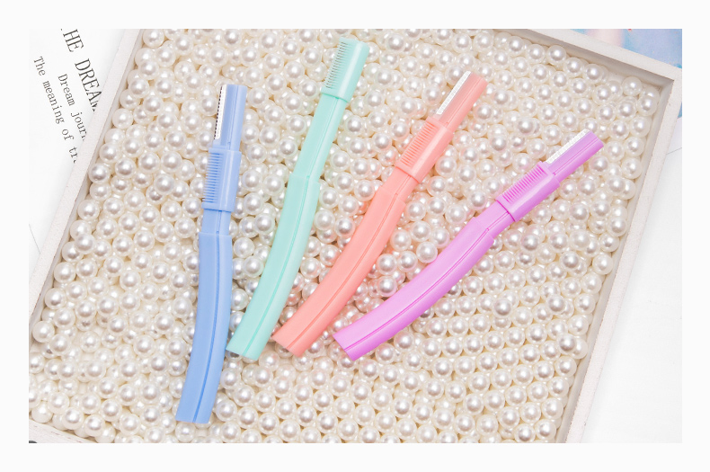 Compact Folding Eyebrow Razor with Ergonomic Handle for Easy Use