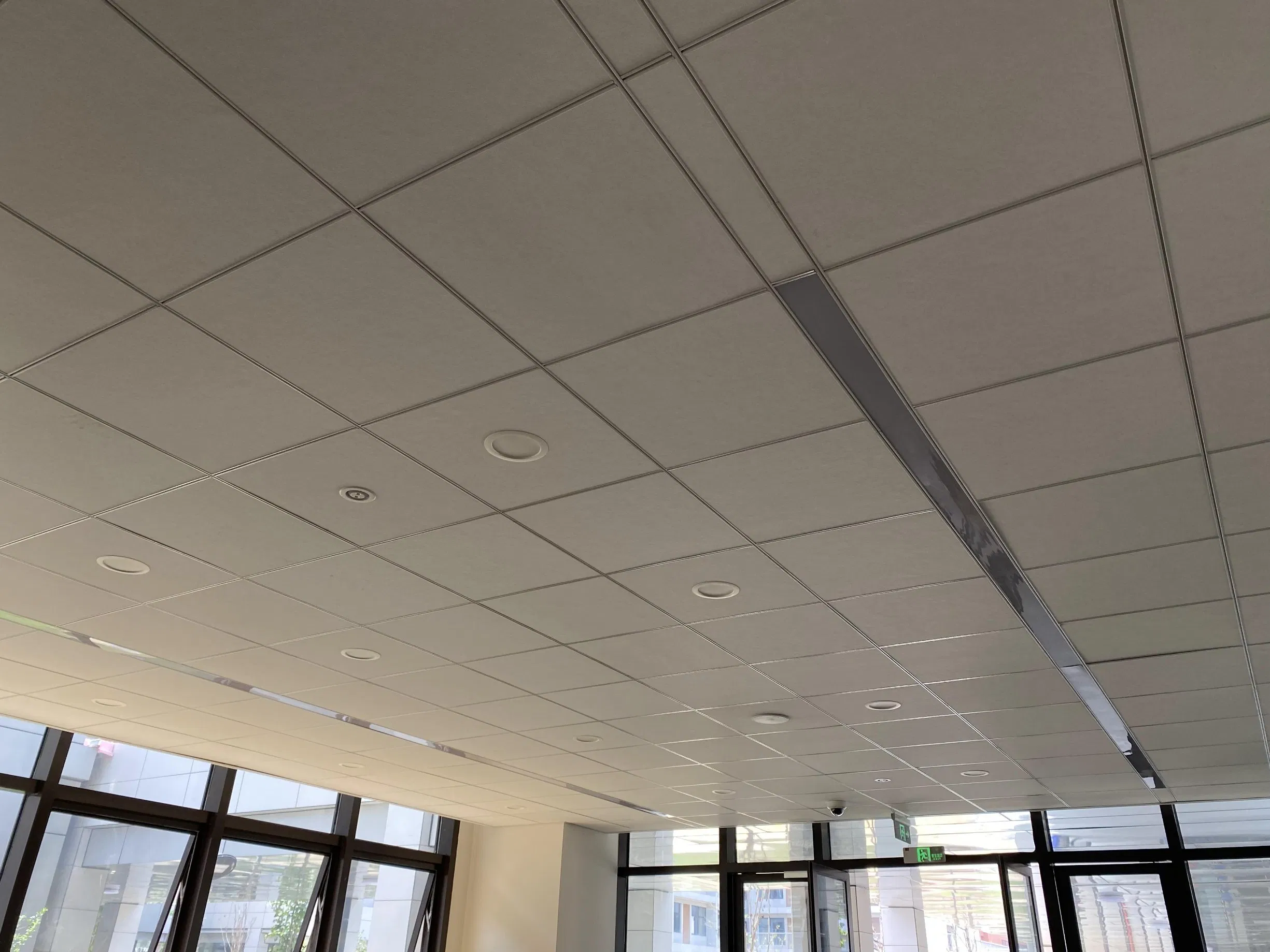 Eco-Friendly Soundproofing Panel Fiberglass Hanging Suspended Acoustic Insulation Ceiling Board for Sports Center/Gym