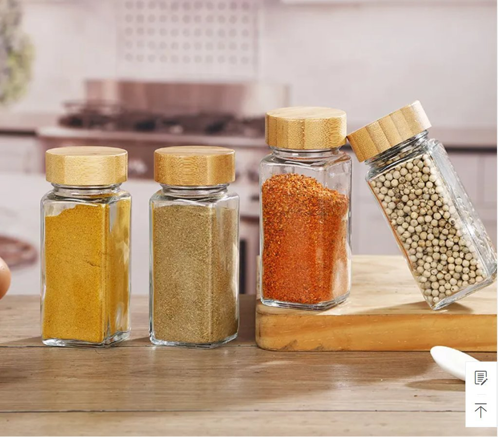 Набор стеклянных банок для специй с деревянными крышками