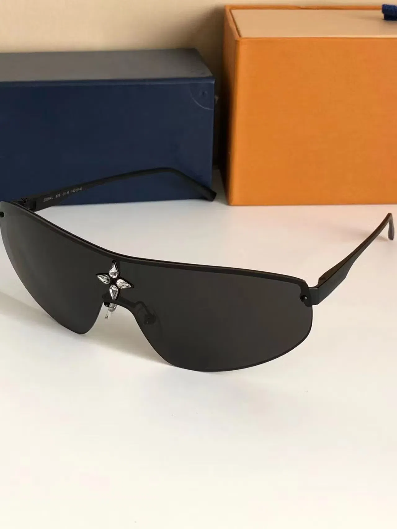 Unisex Fashion Designer Sunglasses Collection