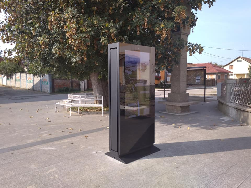 Уличный LCD дисплей 65 дюймов с тачскрином и Android