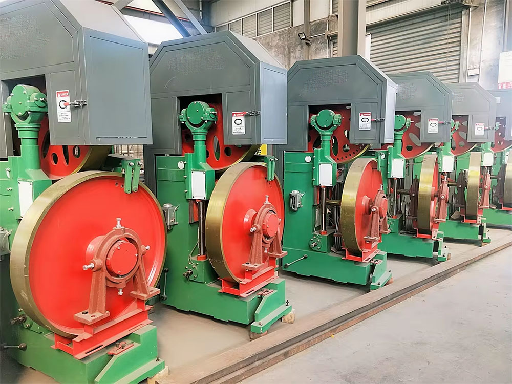 Ленточная пила вертикальная промышленная регулируемая