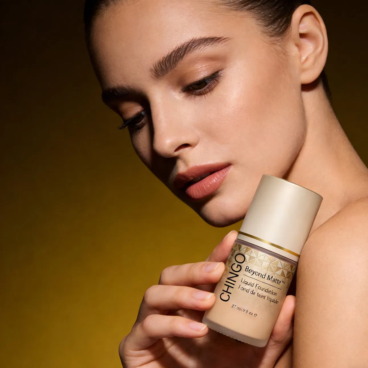 Natural Organic Moisturizing Liquid Foundation Boosts Healthy Glowing Complexion