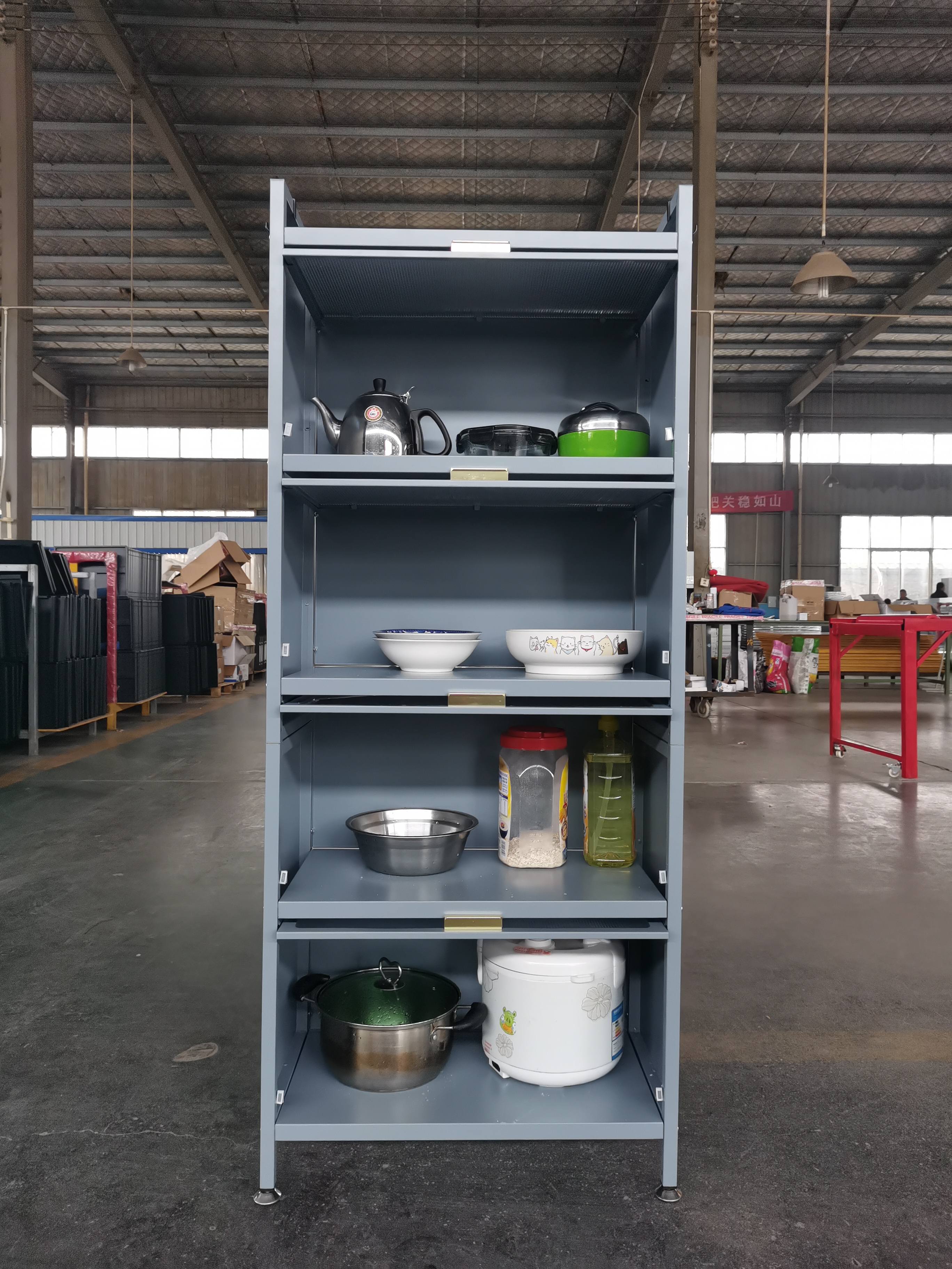 Полка кухонная металлическая с дверцей