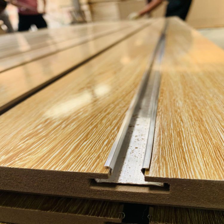 High Gloss Light Oak Wood Grain Melamine MDF Slatwall Panel Aluminum Insert Groove Board