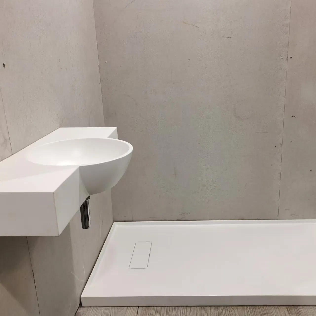 Mirror Glass House for The Energy-Efficient Steel-Glass Homes Suit House