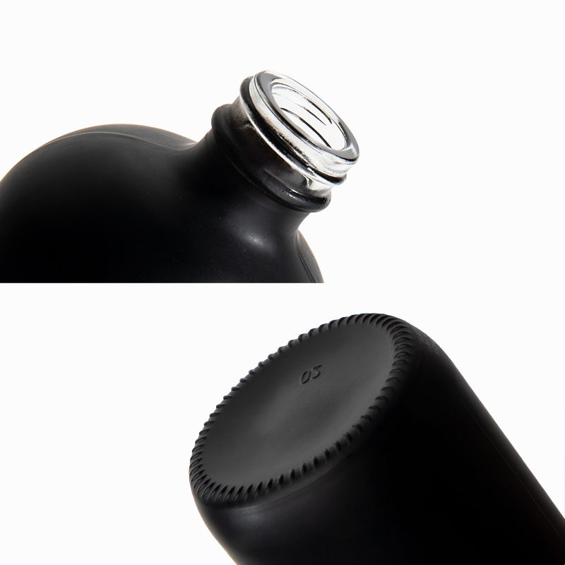 Luxury Glass Round Boston Bottle with Pump for Liquid Soap Hand Washing Shampoo and Body Washing