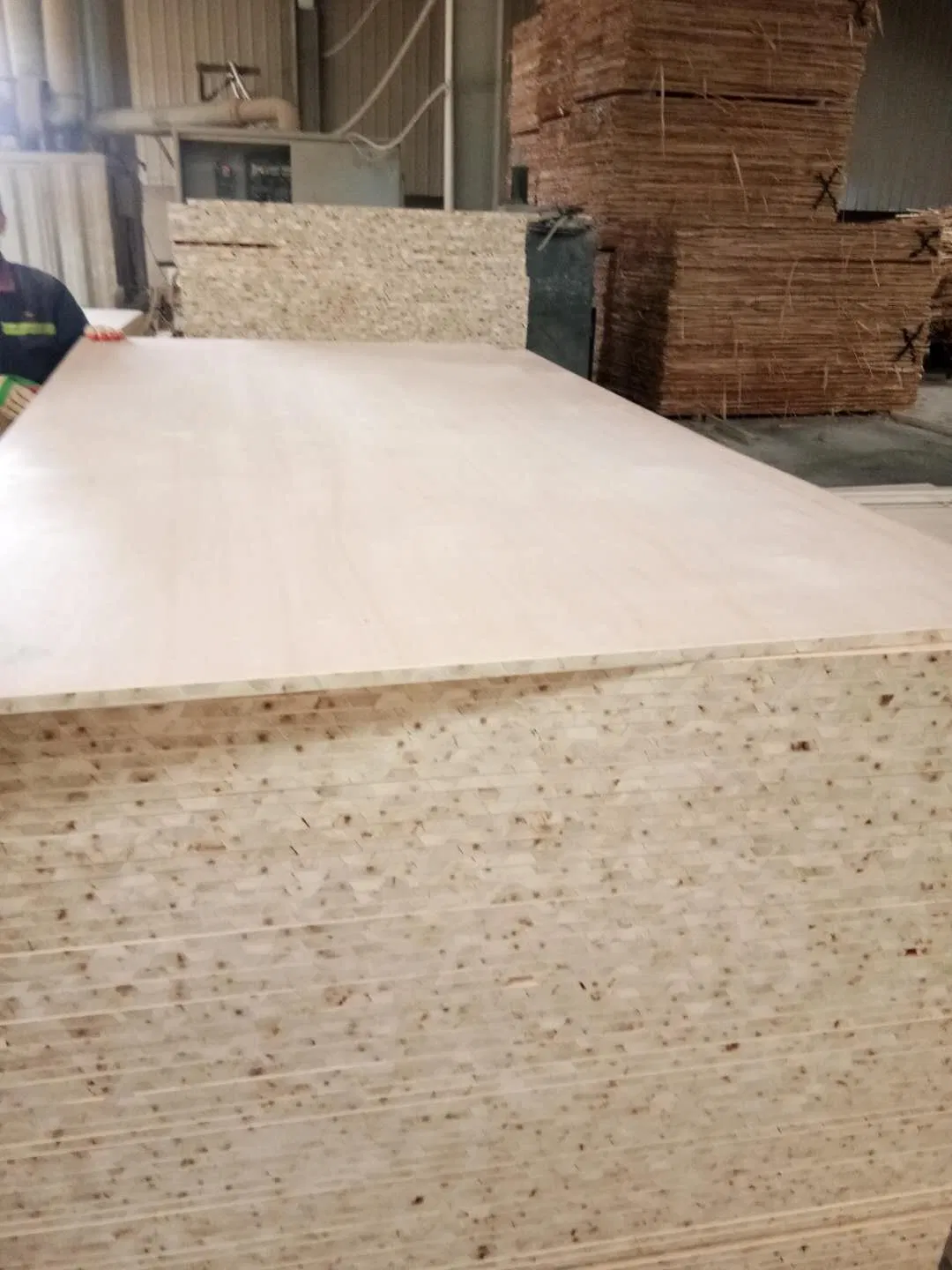 Pine Wood Core, Falcata Core, Block Board with Okume Film for Furniture or Decoration