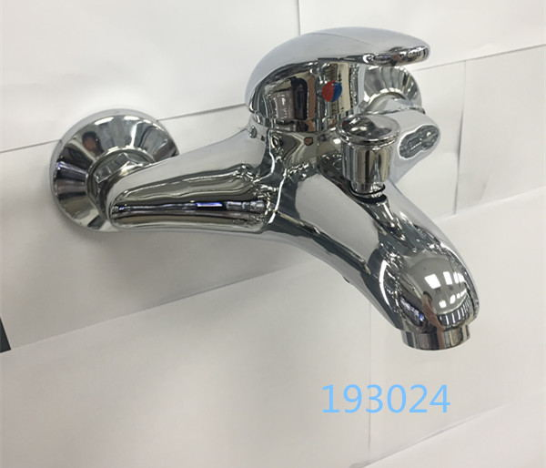 Wholesale Price Bathroom Faucet Hot and Cold Zinc Wall Mounted Bath Mixer