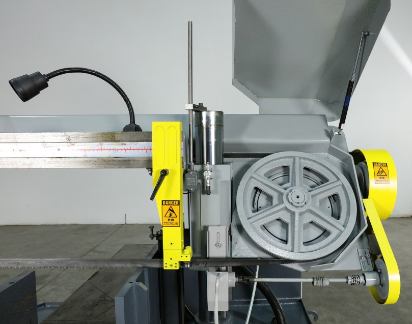 Ленточная пила по металлу горизонтальная угловая 45-60 градусов