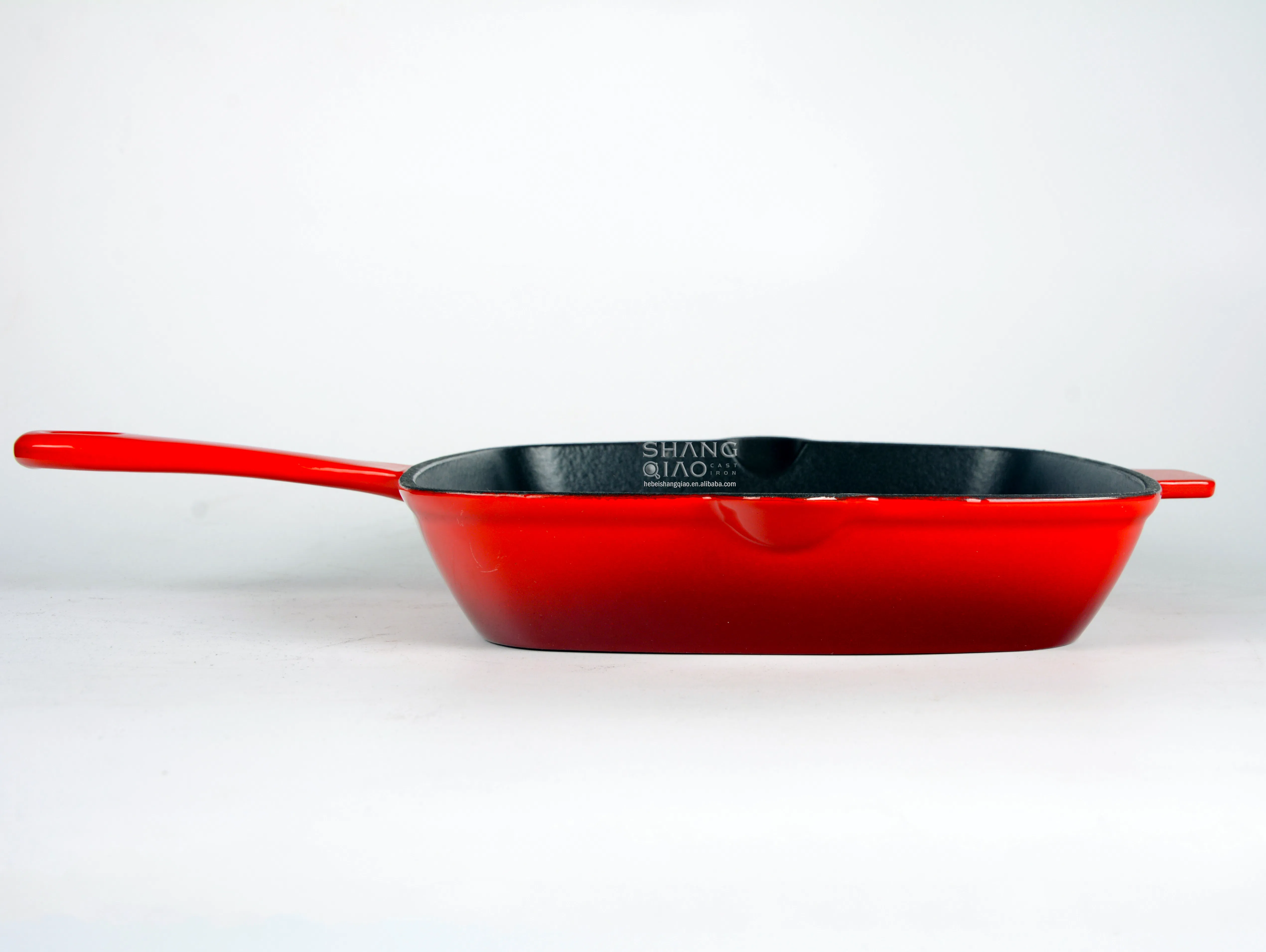 Чугунная эмалированная сковорода-гриль квадратная с лопаткой