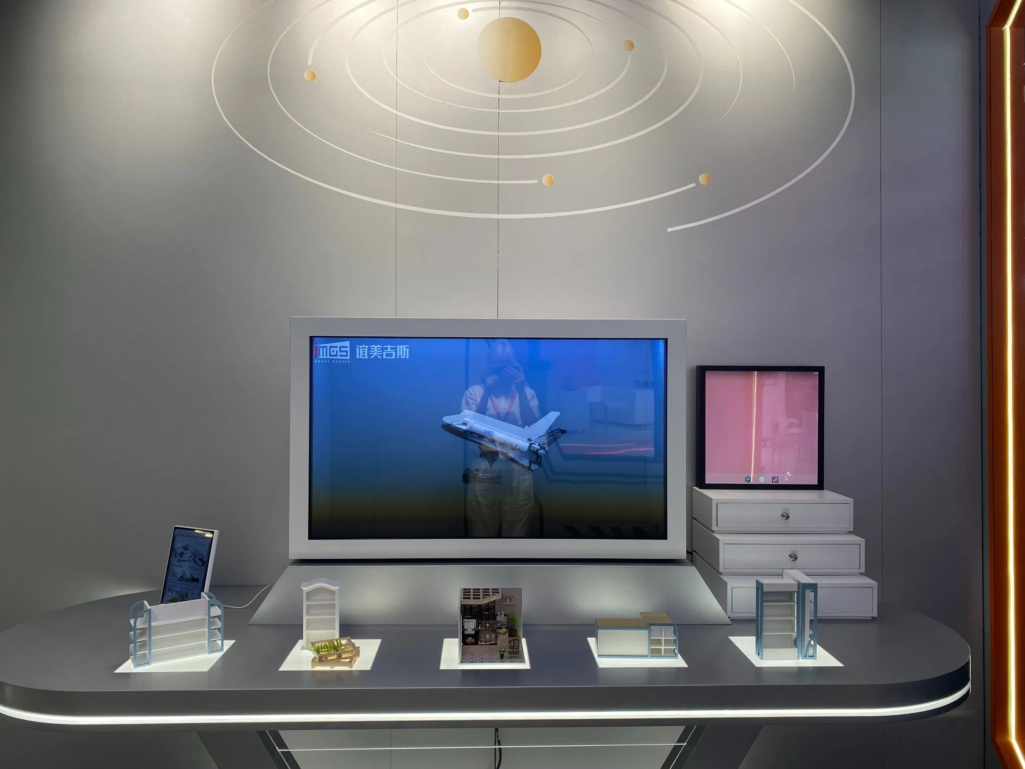 43-дюймовый HD рекламный дисплей для помещений