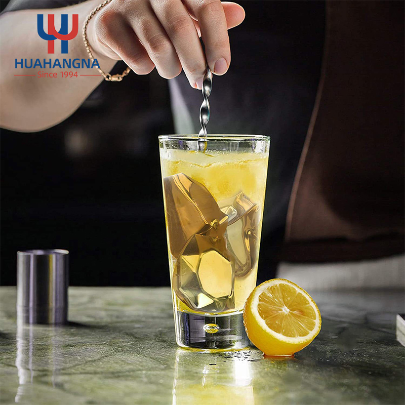 Metal Ice Cube Reusable Diamond Shaped Stainless Steel Ice Cube Whiskey Chilling Rocks for Drinking