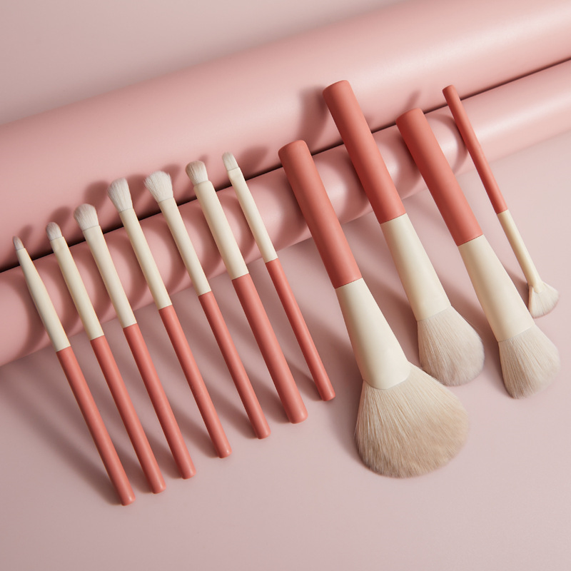User Holiday Series 12 Makeup Brush Set Eye Shadow Concealer Foster Blush Loose Brush Berryberry Makeup Brush