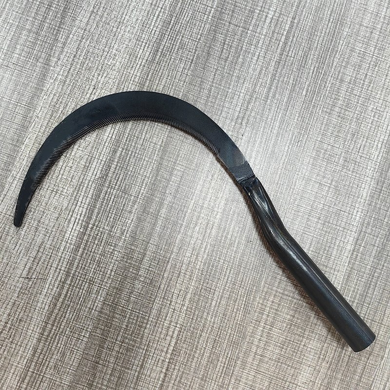 Farm Tools for Household Mowing and Wheat Cutting Iron Handle Sawtooth Sickle