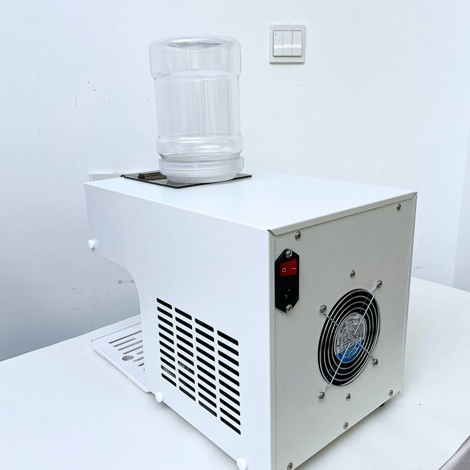 40kg/24h Snow Ice Maker Rapid Production Bingsu Snowflake Ice Machine (dB40-260W-220V/50Hz)