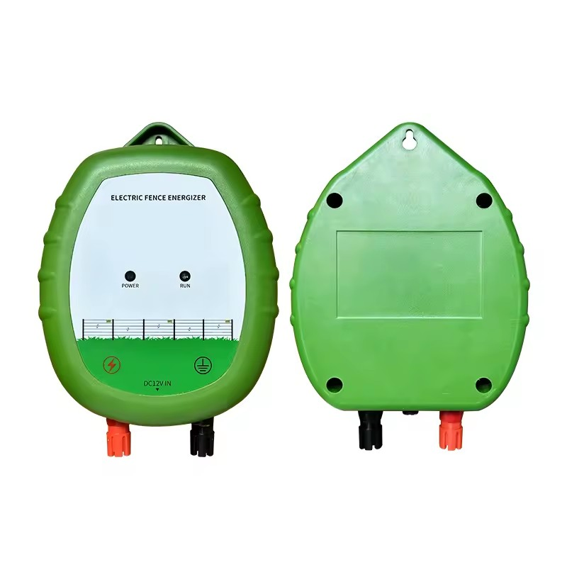 The Electric Fence Can Be Powered by 12V Solar Energy for Cows, Horses, Sheep, Pigs, and Bears