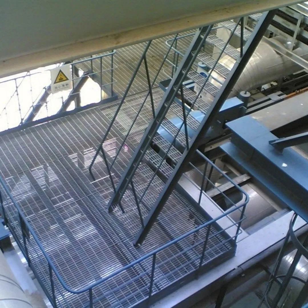 Durable Galvanized Steel Grating Outdoor Industrial Floor Access Composed of Carbon Steel for Bar Grating Applications