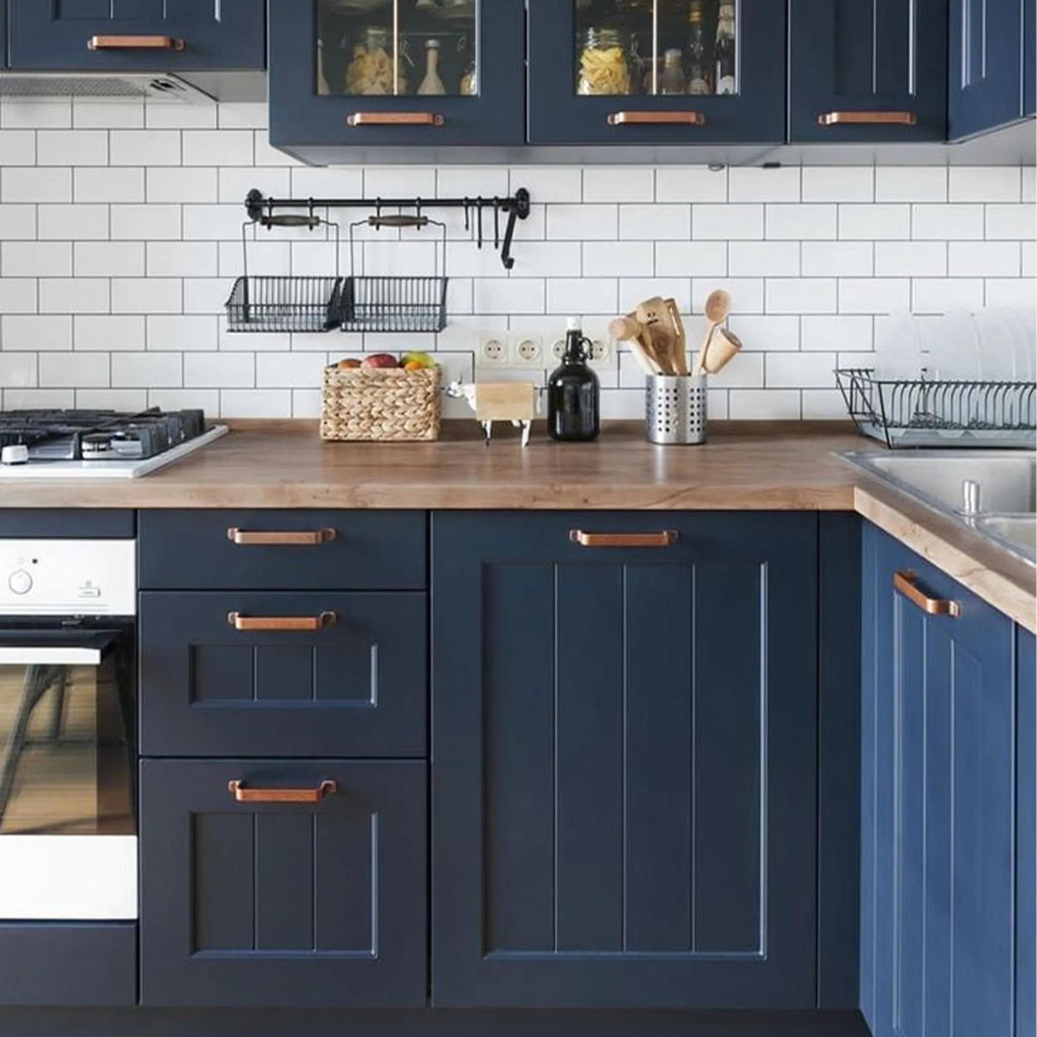 Vietnam Kitchen Cabinetry Factory Wholesale Cheap Price Solid Wood White Blue Shaker Painted Rta Kitchen Cabinet Modern Design