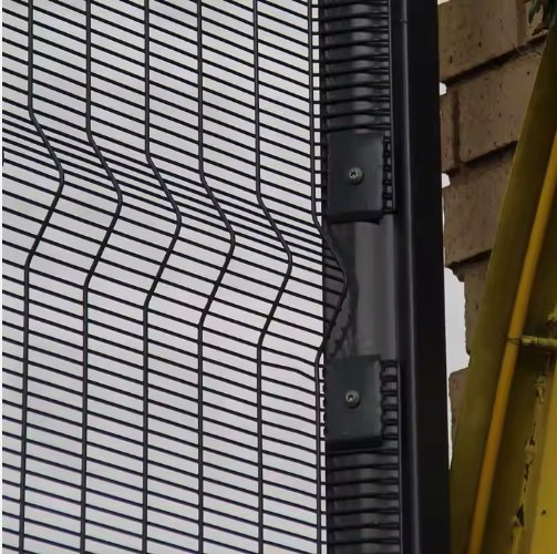 Factory Price High Security Fence PVC Welded Mesh Panel Peach Post Garden Fence Curved Panel 3D Fence