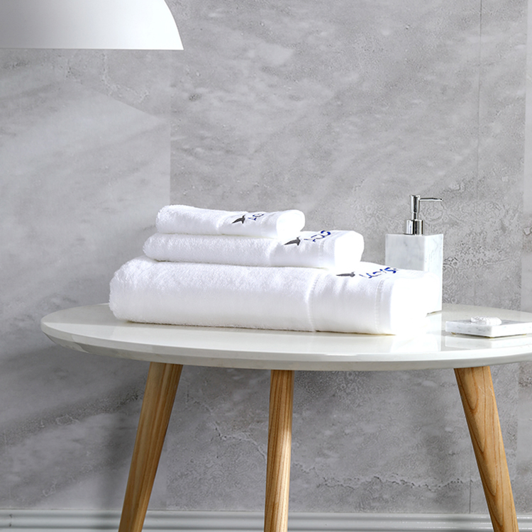 Embroidery Ecofriendly 5 Star Hotel Cotton Bath Towels
