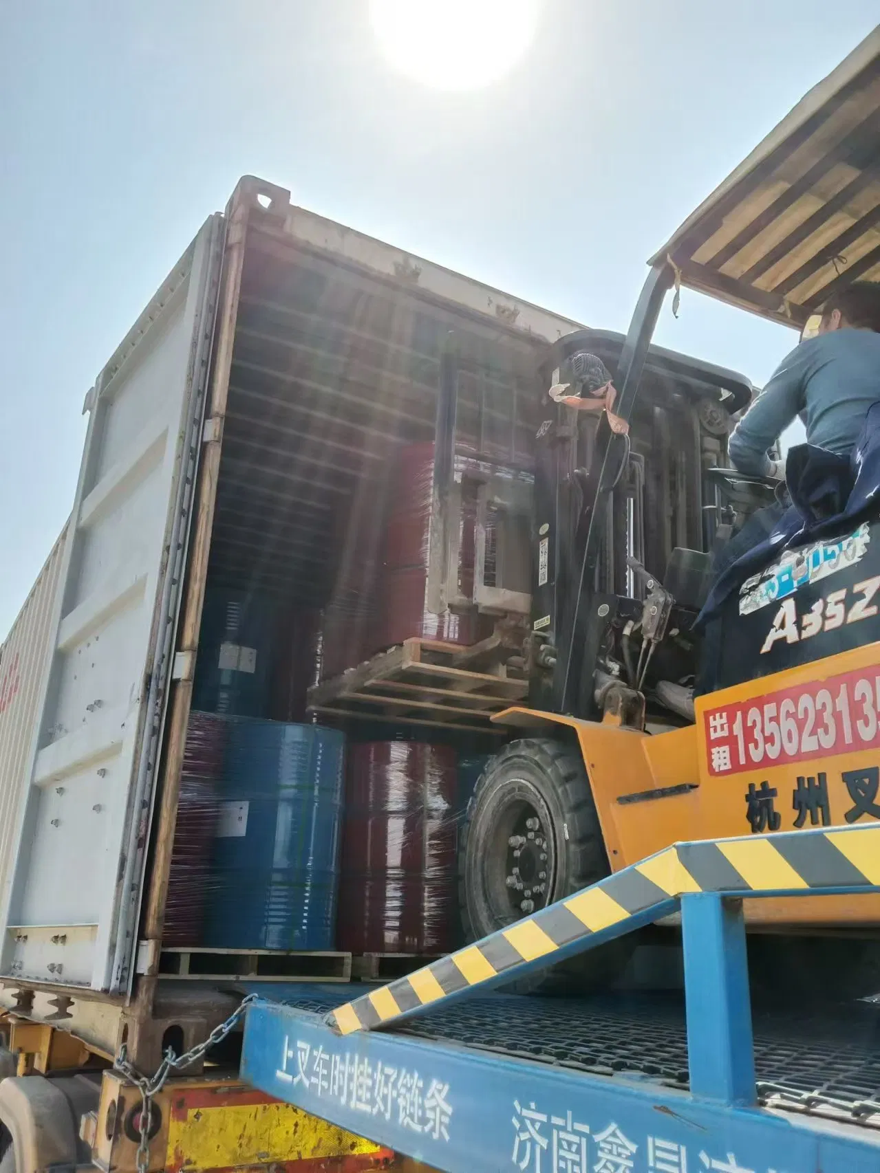 a Container Cheap Closed Cell Polyurethane Foam Insulation Raw Materials