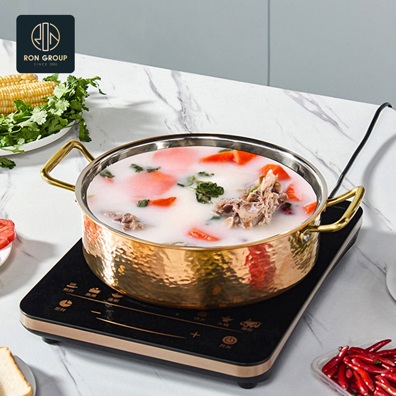 Прочная кастрюля с двумя ручками для готовки и выпечки