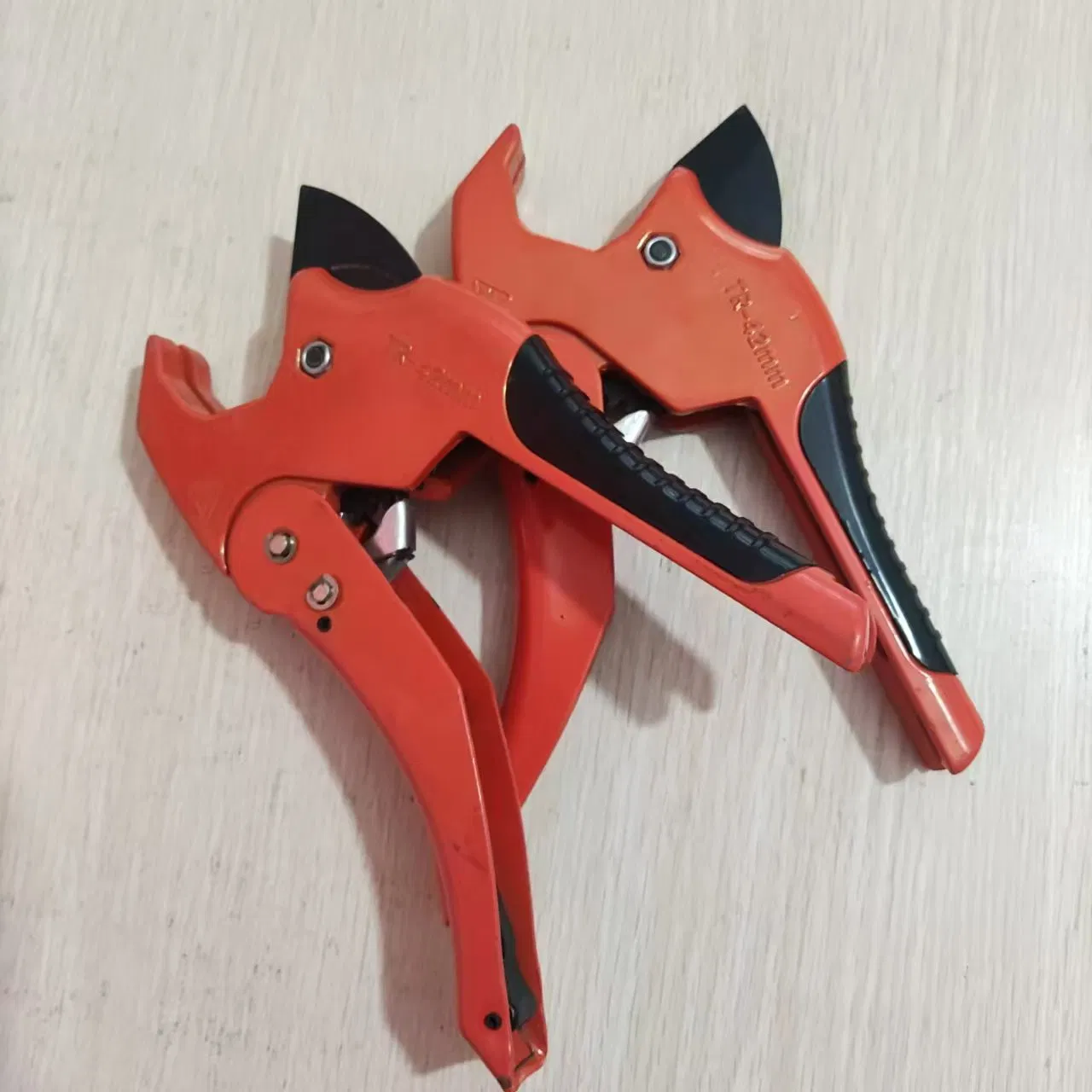 Труборез PPR для пластиковых труб