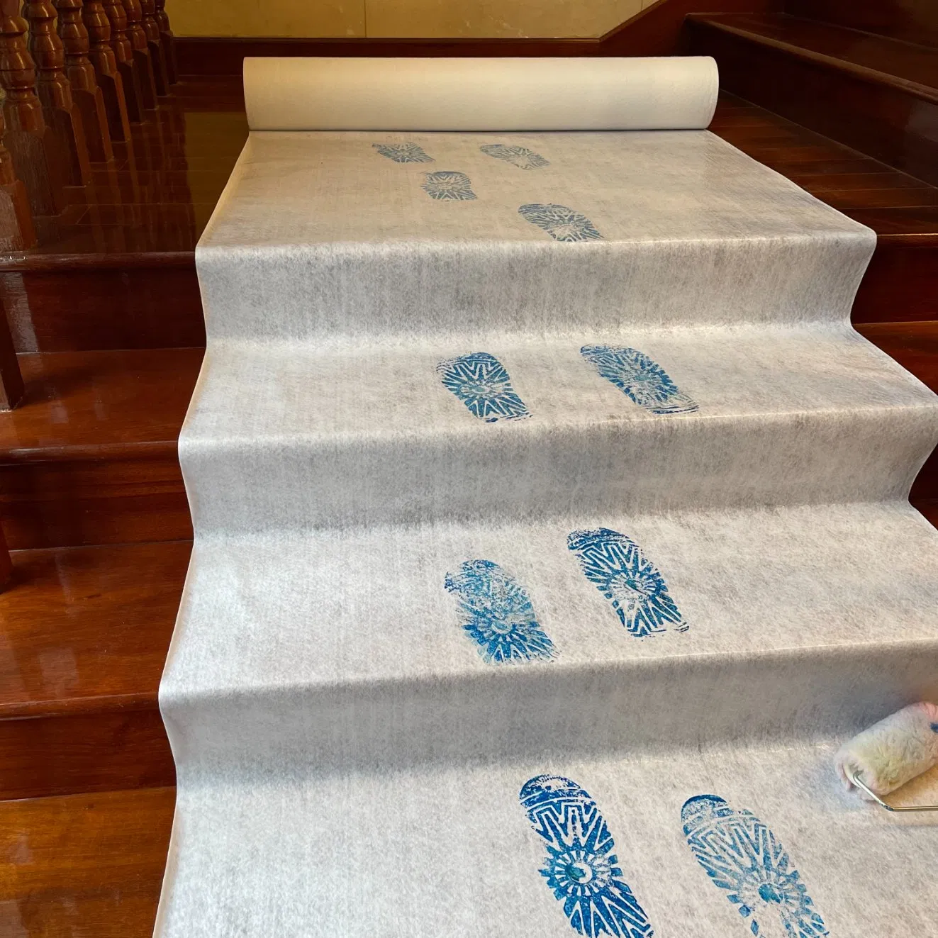 Waterproof Non-Slip Floor Protection Mat for Paint Tool Use