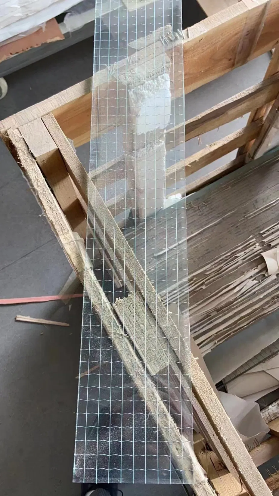 Tempered Polished 6.8mm *2540*1905mm Flat Diamond Shape Wired Mesh Patterned Fireproof Anti-Theft Anti-Smashing Safety Non Tempered Glass