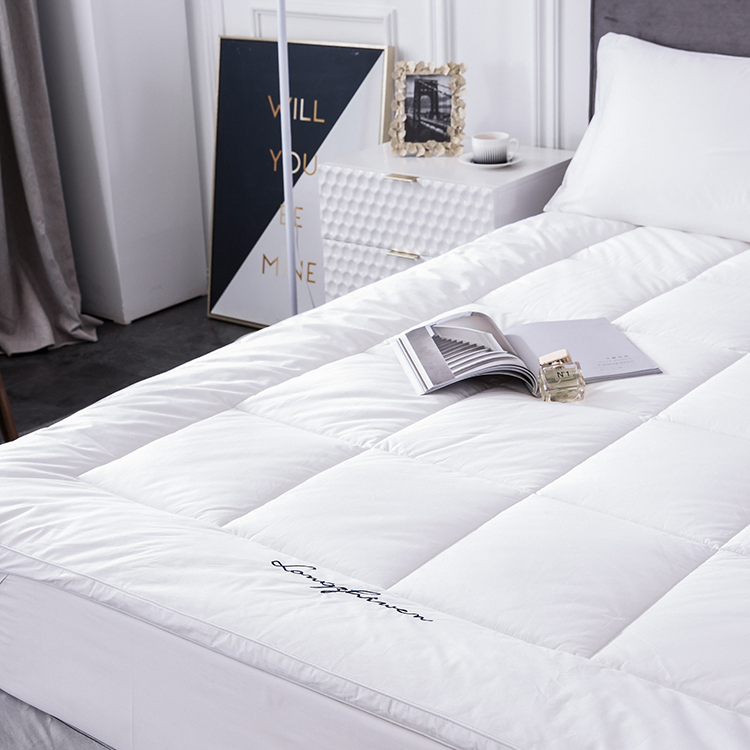 Hotel High Quality Sleep Bed Soft Mattress Pads & Toppers