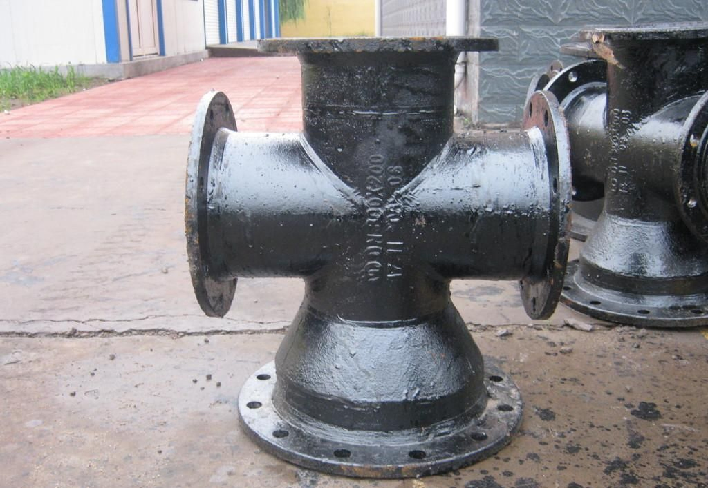 Three-Layer Polyethylene Coated Ductile Iron Pipe Fittings, Suitable for Harsh Environments