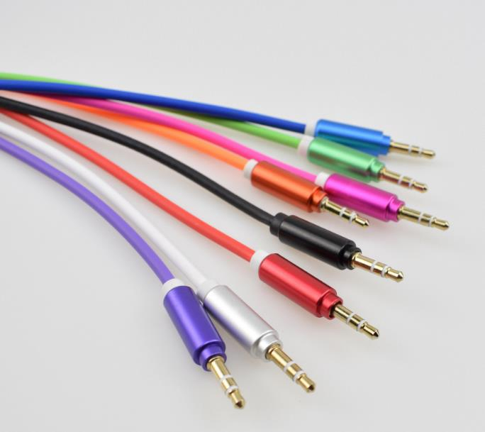 AUX-кабель 3.5 мм с металлическим разъемом и оплеткой
