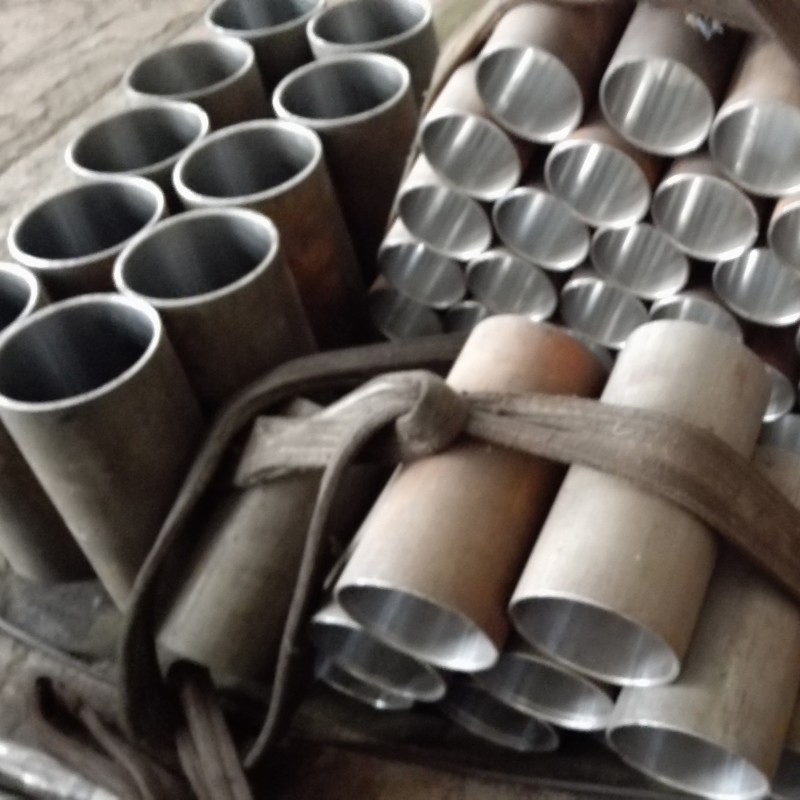 Труба гидравлическая бесшовная St52 холодного волочения