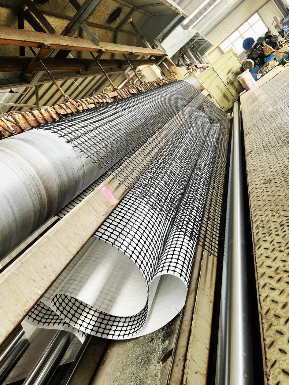 Polypropylene PP Biaxial Geogrid PP Triaxial Geogrid Heated Bonded to a Pet Continuous Filament Nonwoven Geotextile Pet PP Staple Fiber Nonwoven Geotextile150g