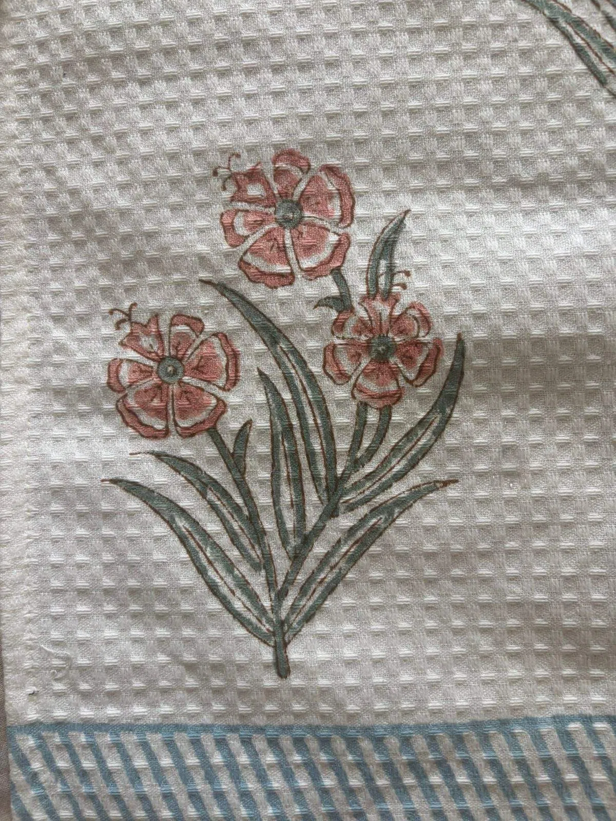 Durable Cellulose and Cotton Sponge Cloths for Housekeeping