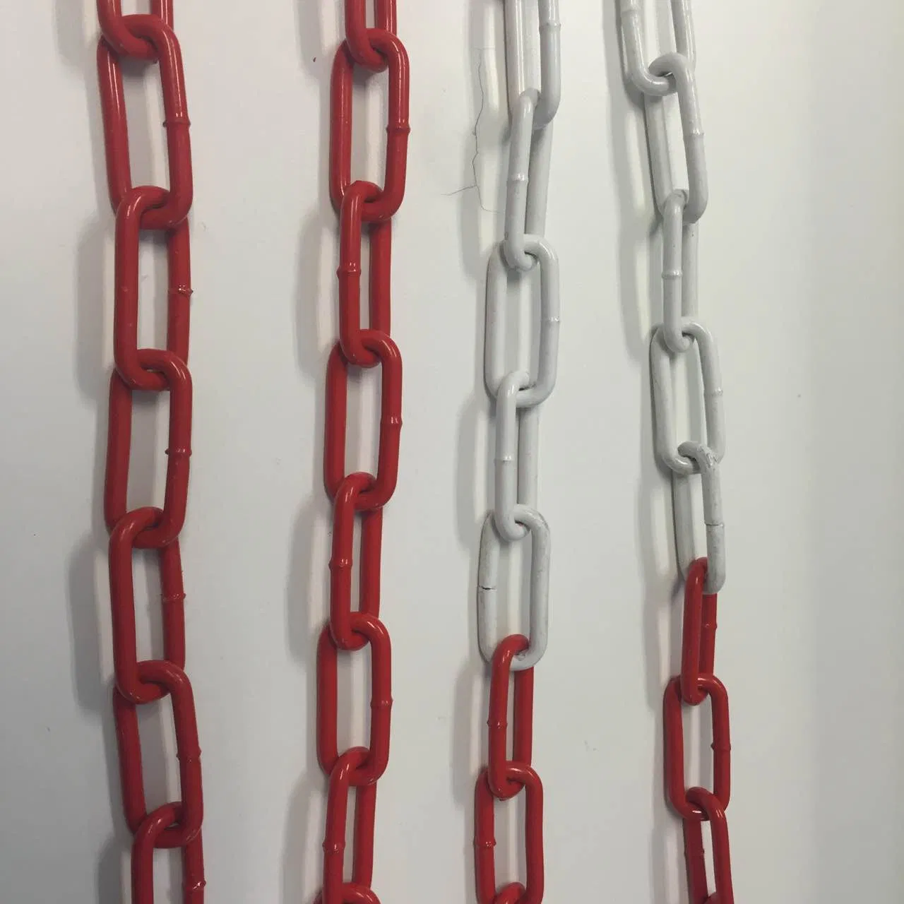 Powder Coated Colorful Red and White Decorative Chain