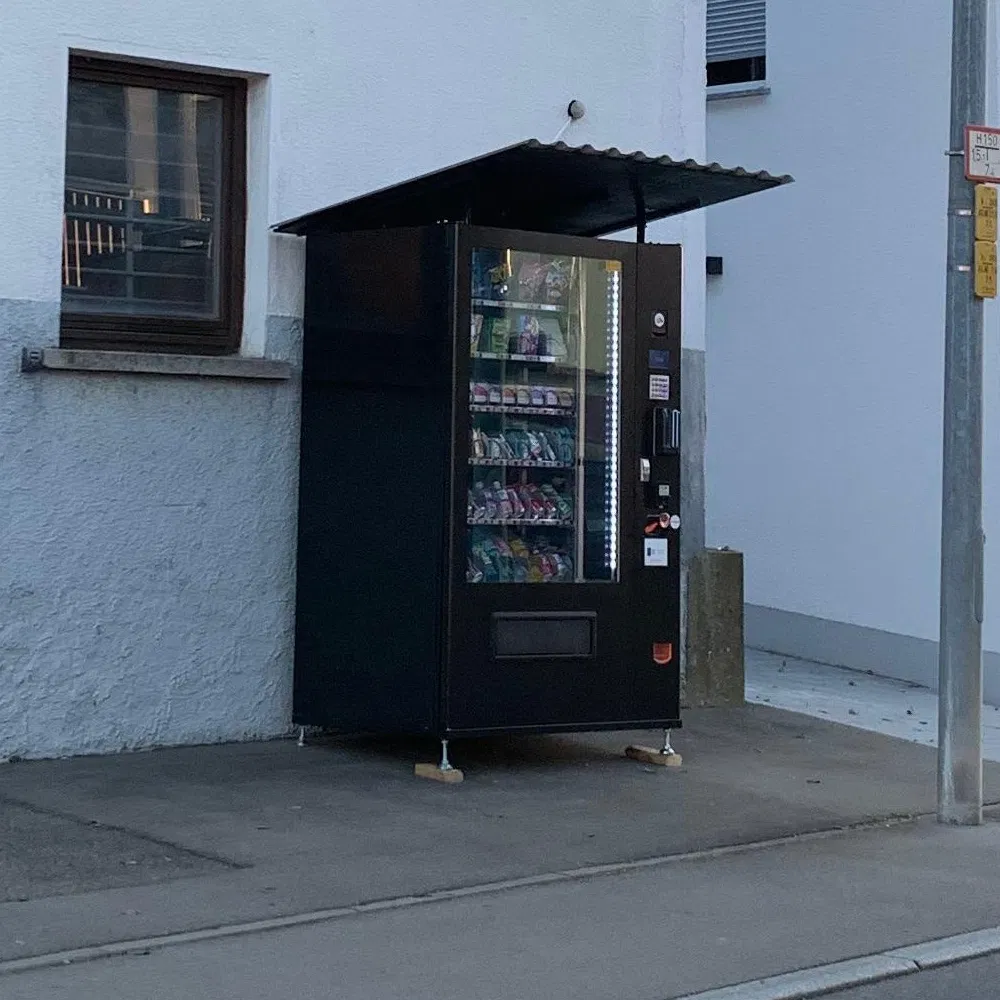 Focusvend Offer Outdoor Vending Machine with Weatherproof Outdoor and Anti-Theft