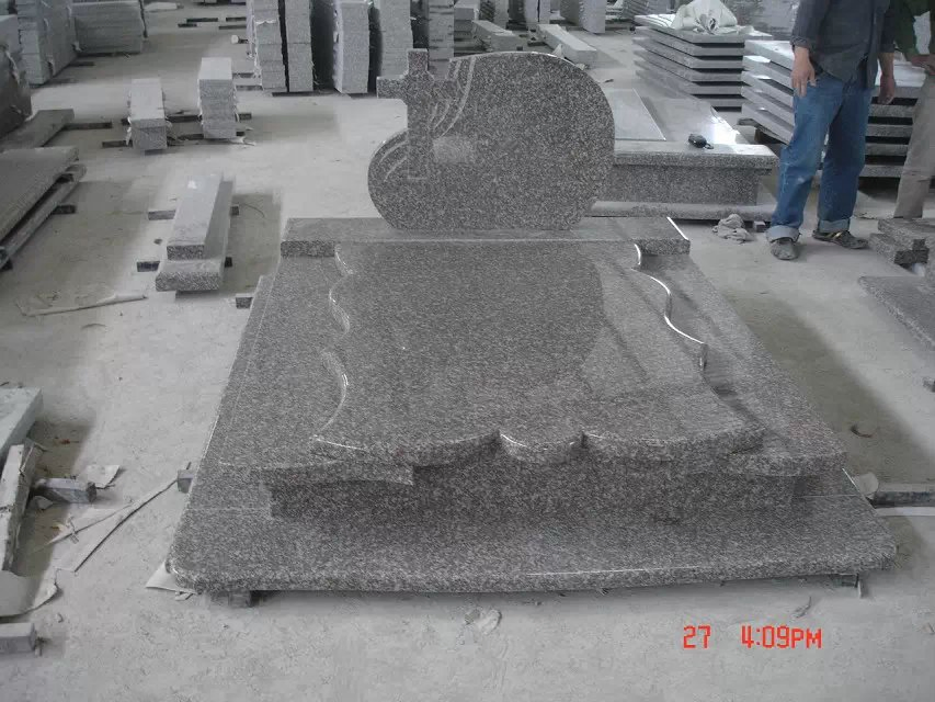 Wholesale Poland Granite European Memorial Tombstone Gravestone for Cemetery Material Cross Hand Carving, Machine Carving Memorial Monument Design