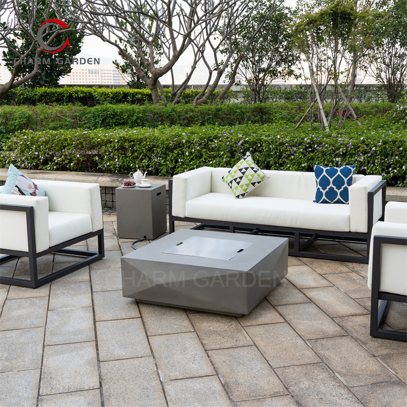 Outdoor Rectangle Fire Pit with Spark Screen