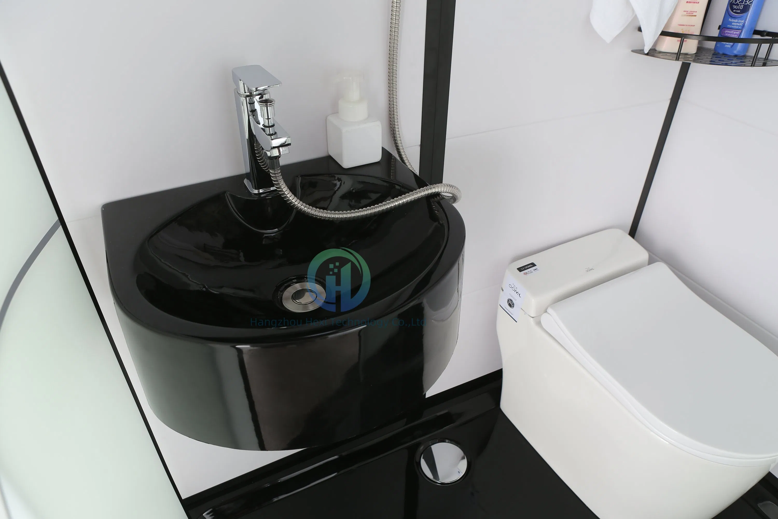 Modern Stylish Arc Black Frame Prefab Bathroom with Toilet for Shower